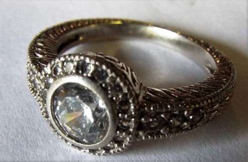 Vintage 925 silver ring with nice detail
