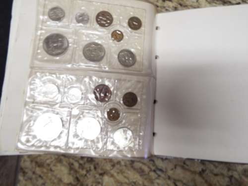 NICE file with all UNC MINT PACKS  from 1967 to 1989,,, 26 sets