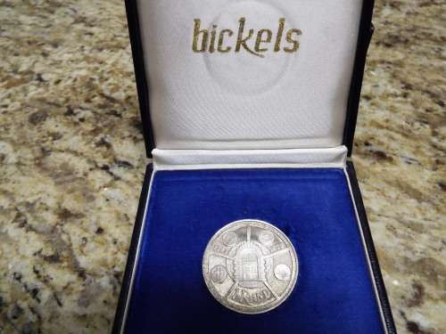 NICE  ,,,,,SILVER 1974 R1 COIN