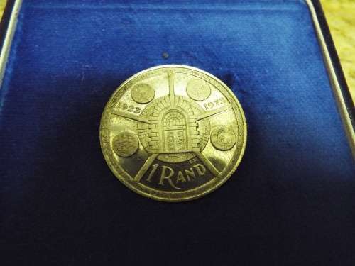 NICE  ,,,,,SILVER 1974 R1 COIN