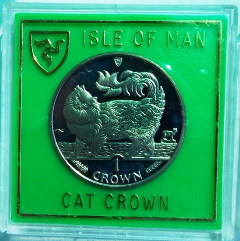 ISLE OF MAN COIN SET ,,1 POUND ,2 POUND AND CAT CROWN