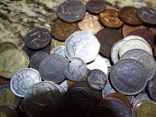 NICE 1,5 KG OF UNSORTED WORLD COINS