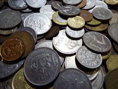 NICE 1,5 KG OF UNSORTED WORLD COINS