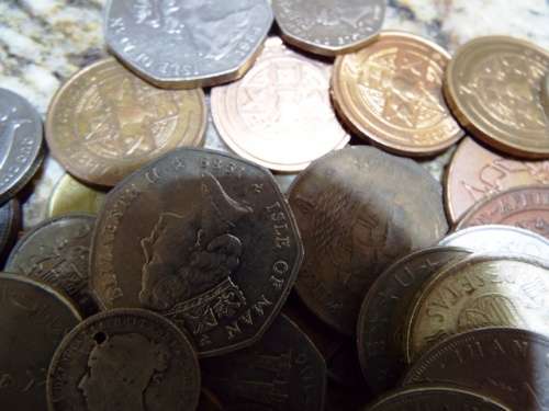 NICE 1,5 KG OF UNSORTED WORLD COINS