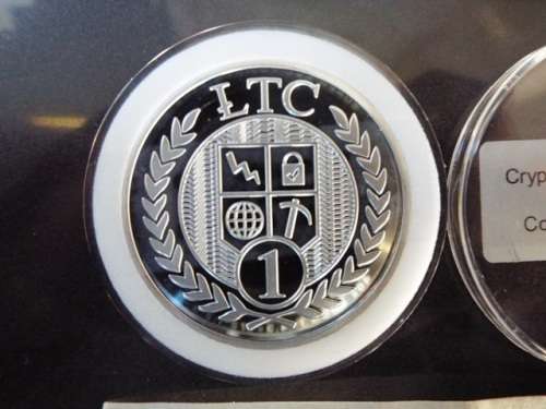 WOW ,,,Cryptovest Zinodaur Firstbits First Edition Physical Litecoin Coin