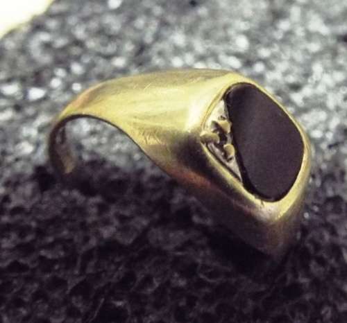 SOLID 9CT RING