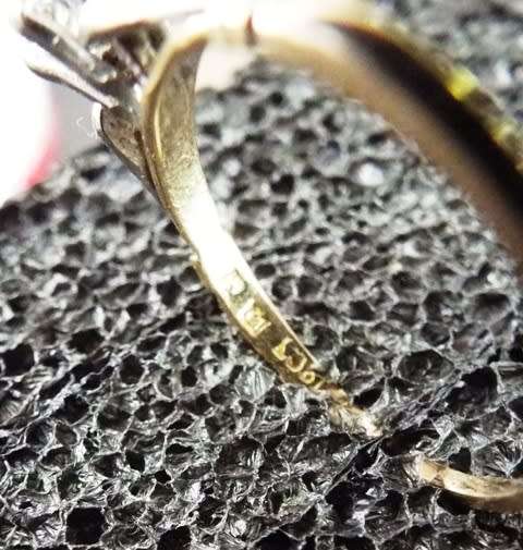 OLD SCOOL ,SUPER NICE ENGAGEMENT/WEDDING RING WITH REAL 4.5MM DIAMOND 18CT GOLD