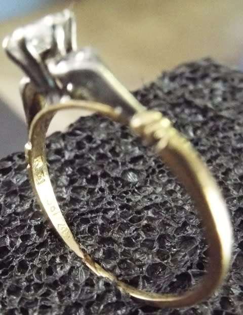 OLD SCOOL ,SUPER NICE ENGAGEMENT/WEDDING RING WITH REAL 4.5MM DIAMOND 18CT GOLD