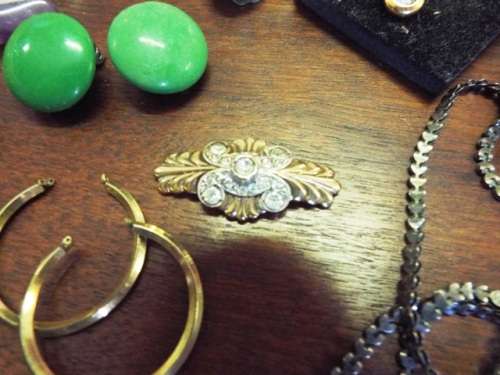 NICE,,,, LARGE LOT OF VINTAGE JEWELLERY