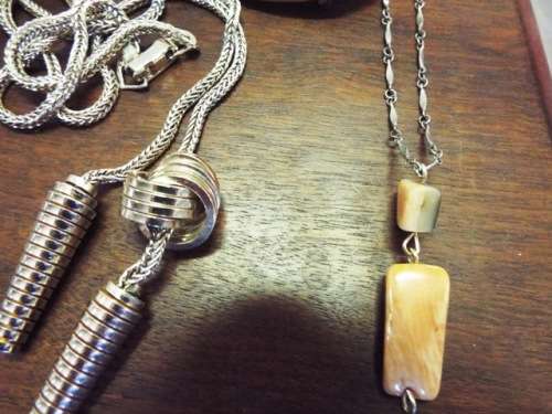 NICE,,,, LARGE LOT OF VINTAGE JEWELLERY