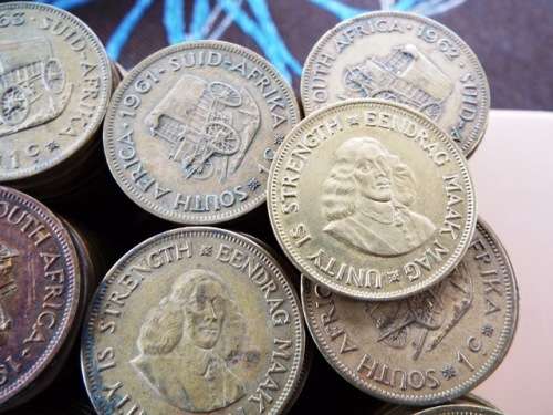 WOW OVER 500 1961/62/63/64 1c of South Africa: 1 c  as 1 big lot over 5 kg of yellow copper coins