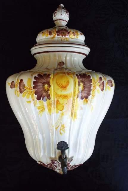 WOW RARE FOUND  Hand Painted Italian Lavabo Wall Fountain italy