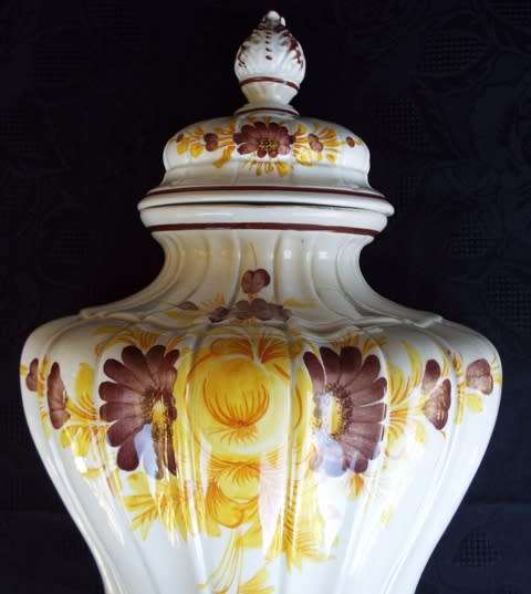 WOW RARE FOUND  Hand Painted Italian Lavabo Wall Fountain italy