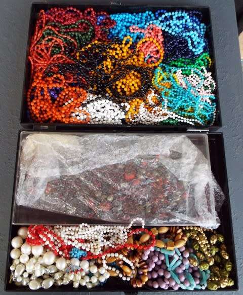 vintage necklaces a lot of them  jewellery