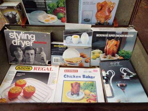 WOW vintage stuff in big case lots of new vintage items in boxes as 1 lot