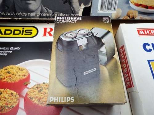 WOW vintage stuff in big case lots of new vintage items in boxes as 1 lot