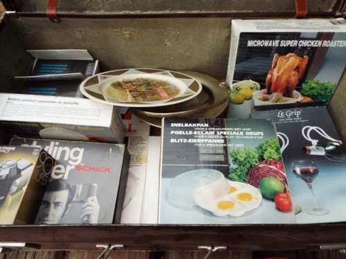 WOW vintage stuff in big case lots of new vintage items in boxes as 1 lot