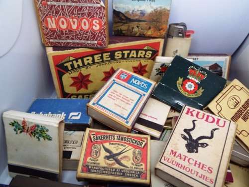 Lot of 88 Vintage Matchboxes at R1  start