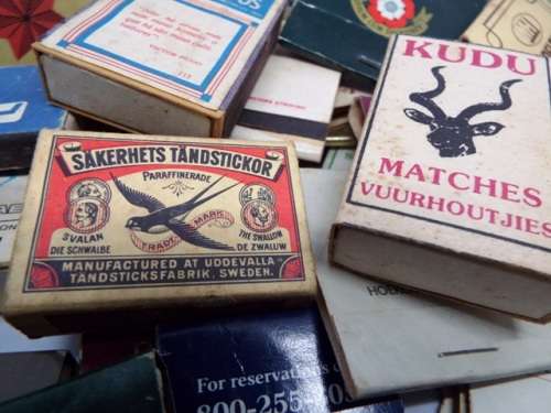 Lot of 88 Vintage Matchboxes at R1  start