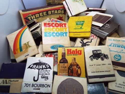 Lot of 88 Vintage Matchboxes at R1  start