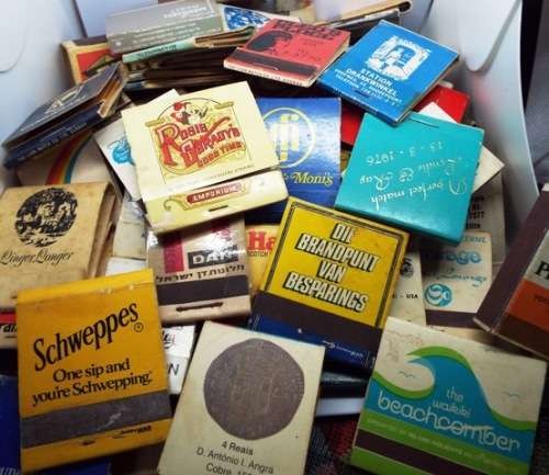 Lot of 88 Vintage Matchboxes at R1  start