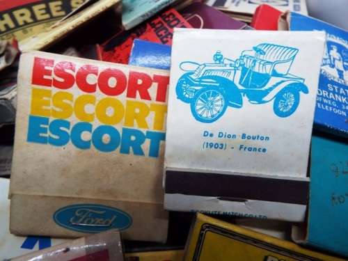 Lot of 88 Vintage Matchboxes at R1  start