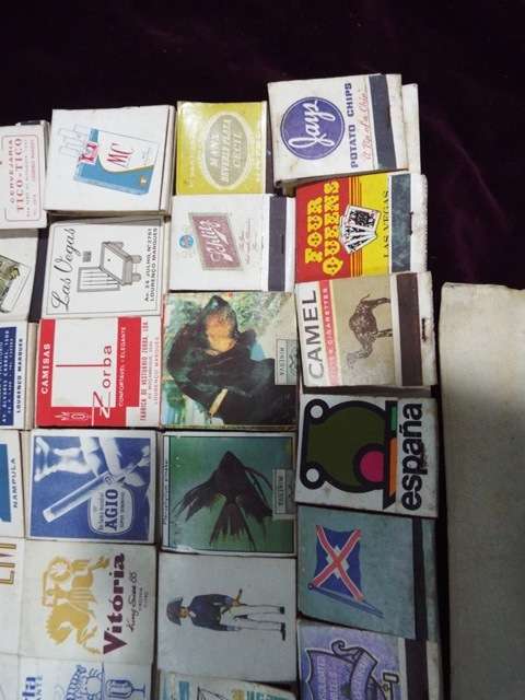 Lot of 65 Vintage Matchboxes at R1  start