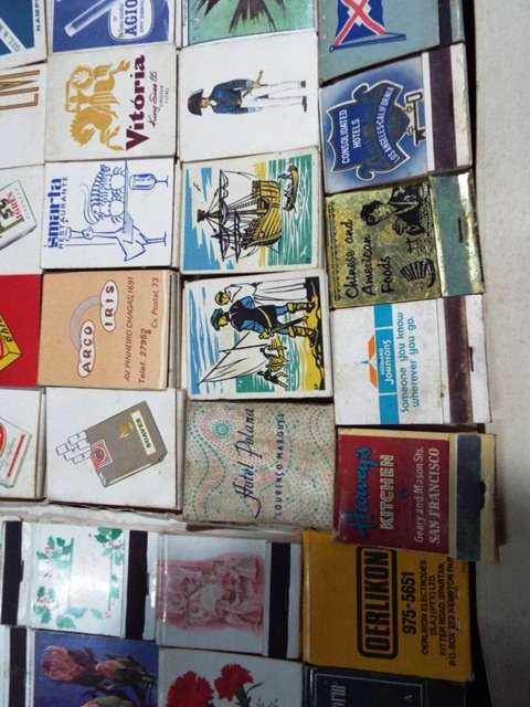 Lot of 65 Vintage Matchboxes at R1  start