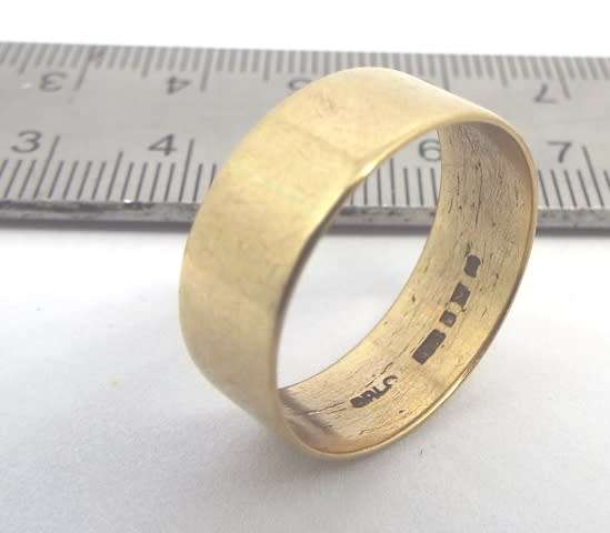 NICE vintage 9ct gold ring