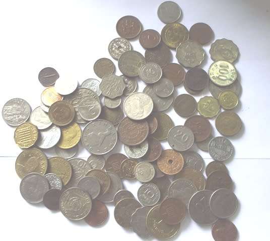 job lot world coins at R1 start over 80 coins in this lot