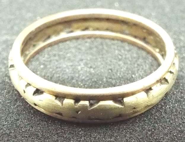 NICE vintage 9ct gold ring