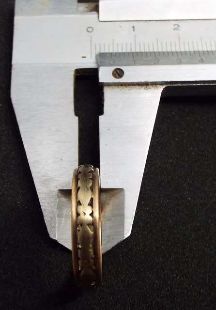 NICE vintage 9ct gold ring