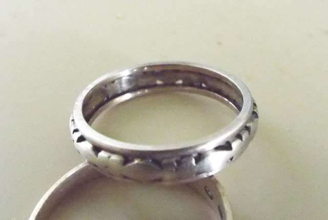 NICE vintage 9ct gold ring