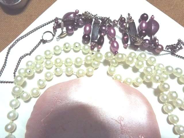 NICE vintage NECKLACES LOT