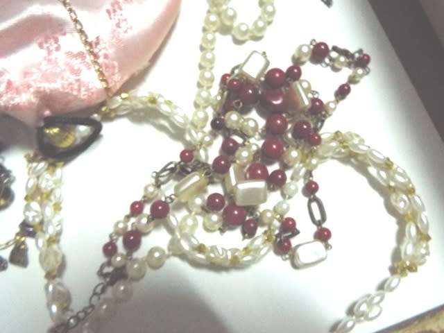 NICE vintage NECKLACES LOT