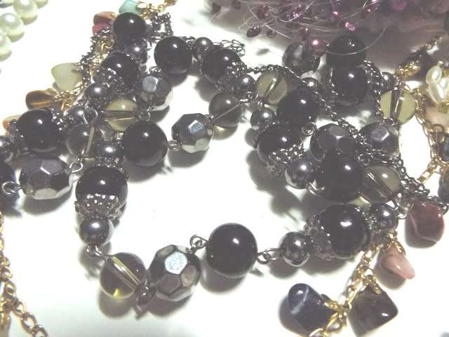 NICE vintage NECKLACES LOT