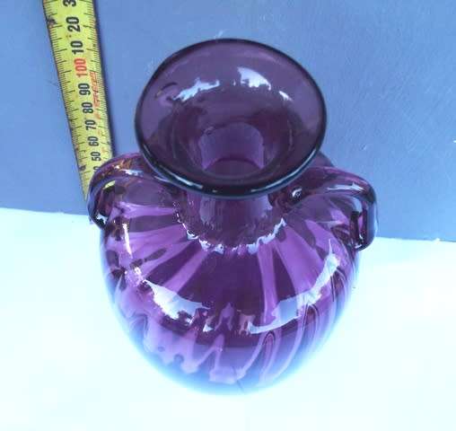 VINTAGE RETRO STYLE PURPLE GLASS VASE