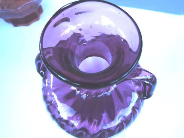 VINTAGE RETRO STYLE PURPLE GLASS VASE