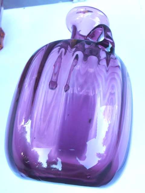 VINTAGE RETRO STYLE PURPLE GLASS VASE