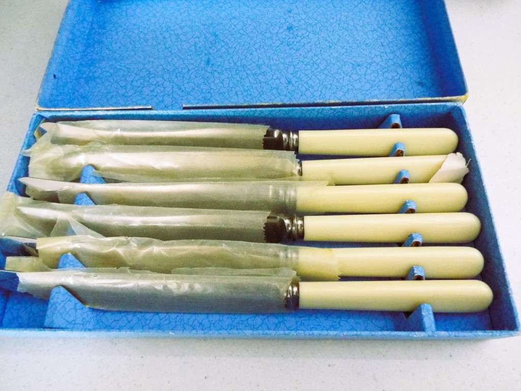 nice set of 6 Joseph Rodgers ,table knives i box