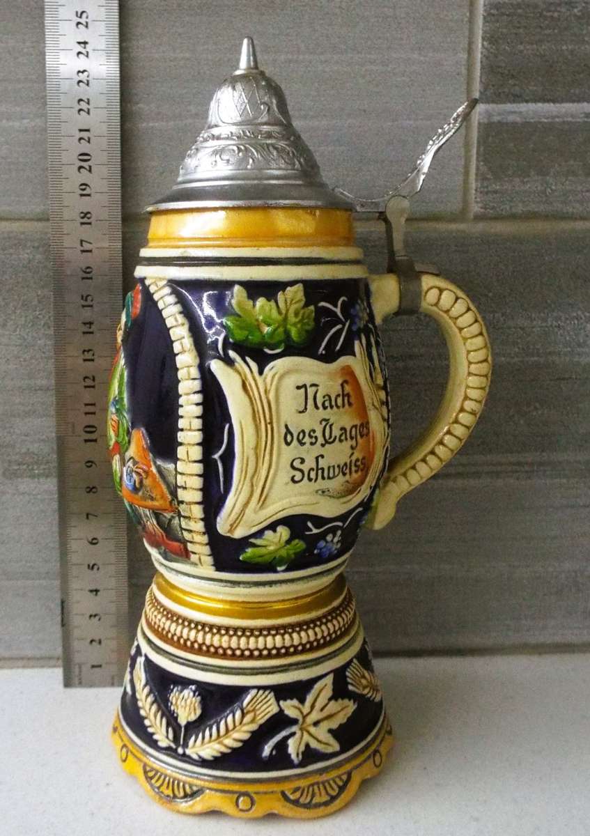 WOW,,,,,Beer Stein West German (MUSIC BOX ) Ceramic Metal Lid Hand Painted Barware Stein 100%