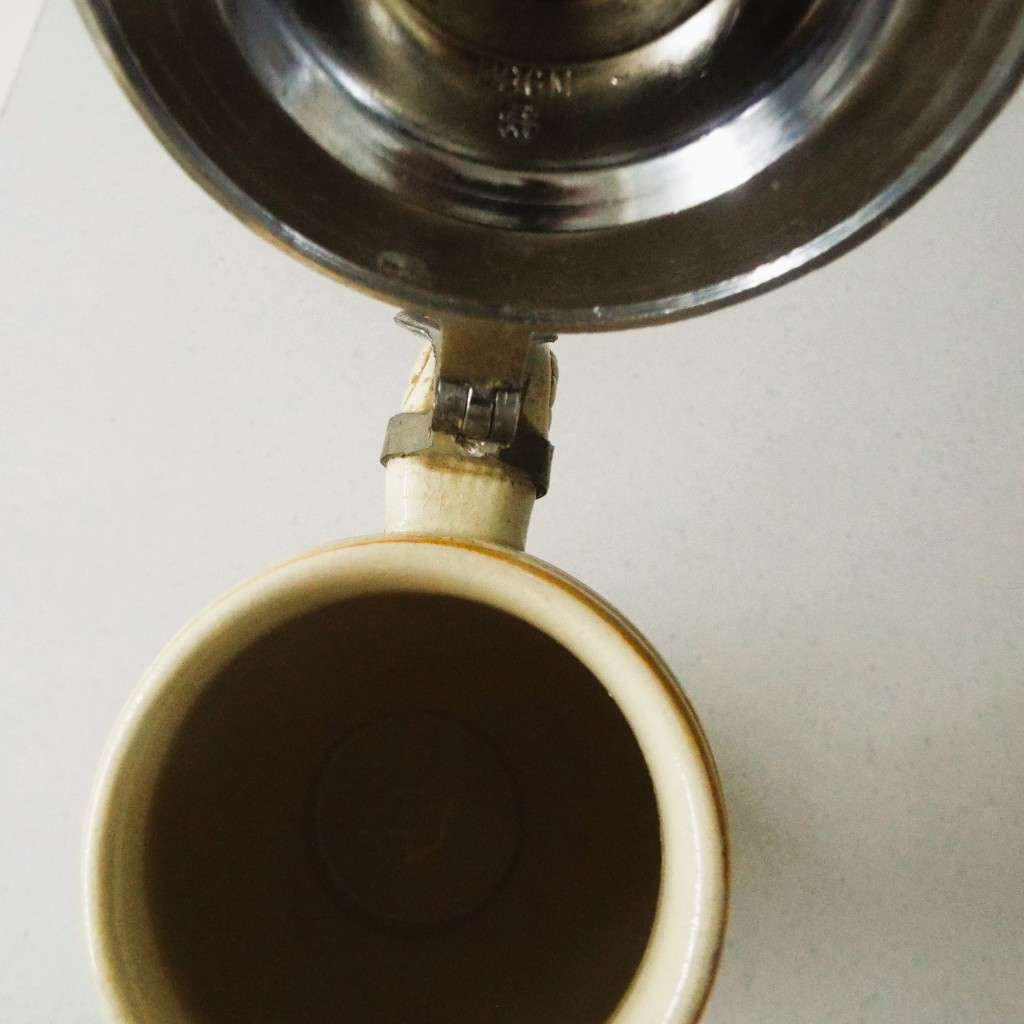 WOW,,,,,Beer Stein West German (MUSIC BOX ) Ceramic Metal Lid Hand Painted Barware Stein 100%