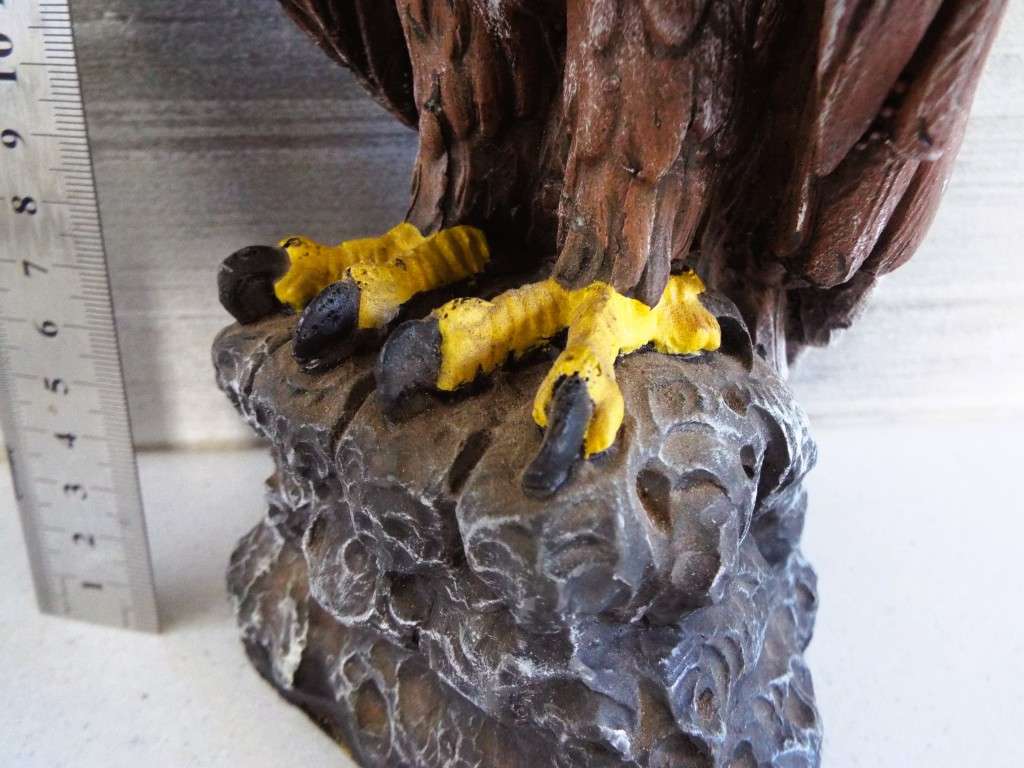 Vintage Bald Eagel figurine  ,,dont miss out
