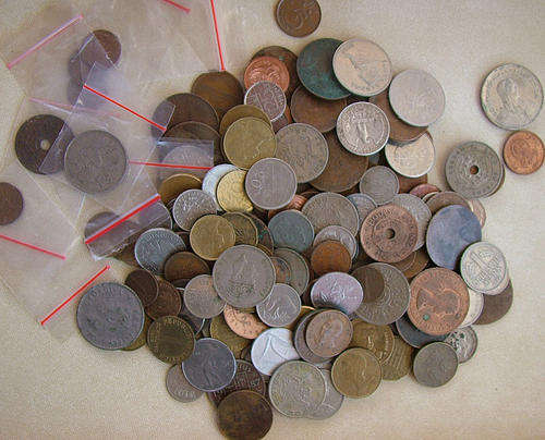 + - 1kg of silver nikel copper brass coins from all over the world