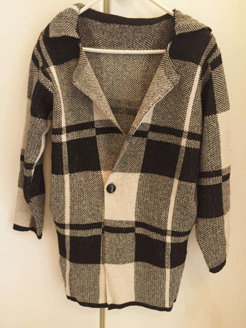 FASHION KNITWEAR BLACK AND WHITE S/M