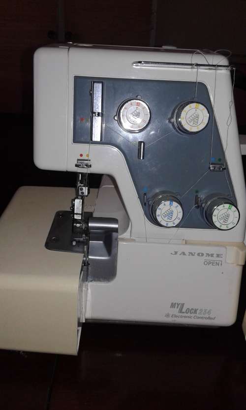 Janome MyLock 234 Overlocker ***PERFECT CONDITION***