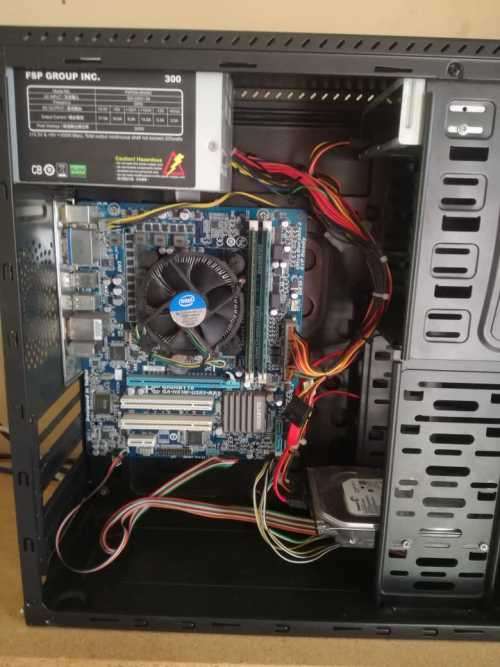 GIGABYTE i3 COMPUTER