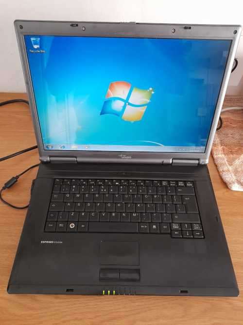 Fujitsu Siemens Laptop V5535