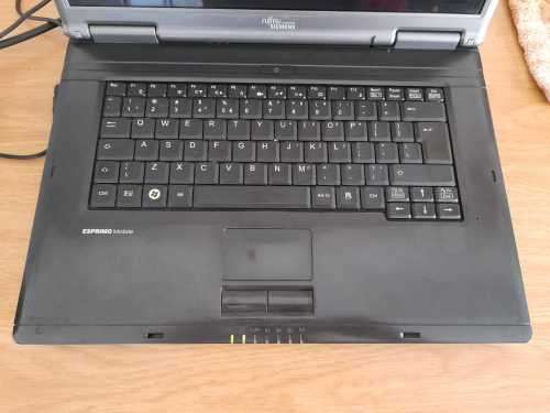 Fujitsu Siemens Laptop V5535