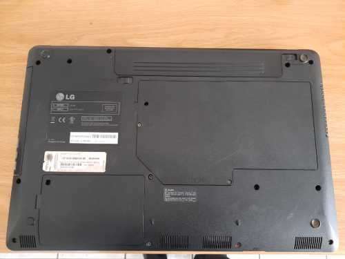 IMMACULATE CONDITION LG C500 LAPTOP